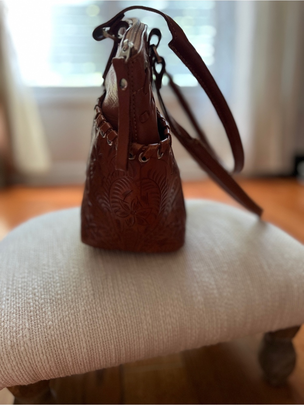 American West Tan Leather Shoulder Bag with Silver Concho - Picture 6 of 9